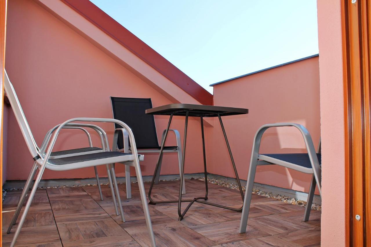 Attic With Parking, Near The Center Of Cb - 110m2 *